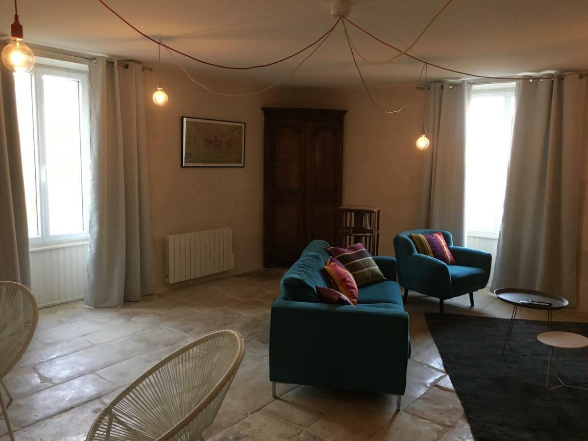 Gites Les Demeures De Valette Azay-le-Brule Bagian luar foto